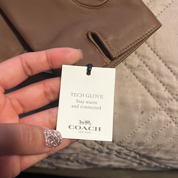 NWT coach gloves - Picture 4 of 7